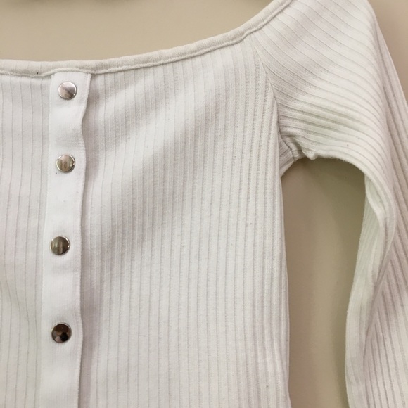 BERSHKA White Off The Shoulder Ribbed Lettuce Hem Long Sleeve Top Women’s XS - Picture 3 of 5